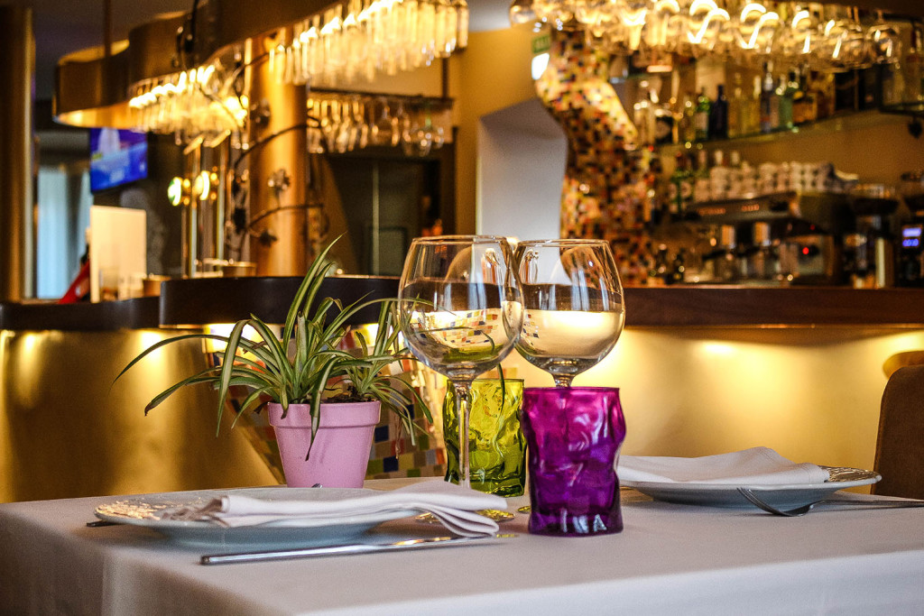 comedor Len mesa y copas